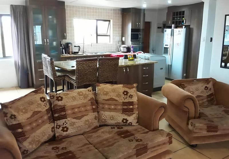 5 Bedroom Property for Sale in Fairview Western Cape
